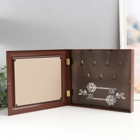 Key closed "Golden Key" 26.5x31.5 cm nut-2