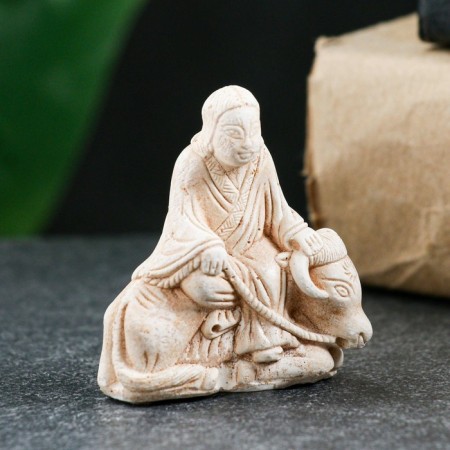 Figure "Lao Tzu" ivory, 4x4x2cm