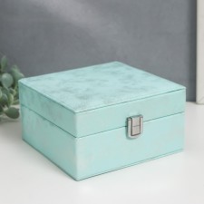 Casket to the leatherette for jewelry 