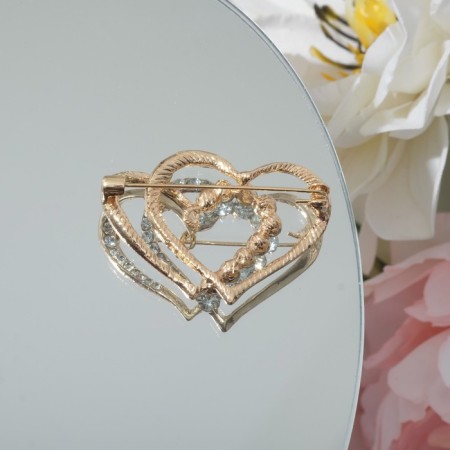 Brooch "Heart", white color in gold-3