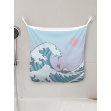 Organizer in a bathtub on the suction cups 