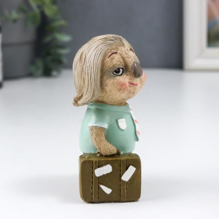 Souvenir Polystone "Ladier with a suitcase" 9.5x4.5x6 cm-1