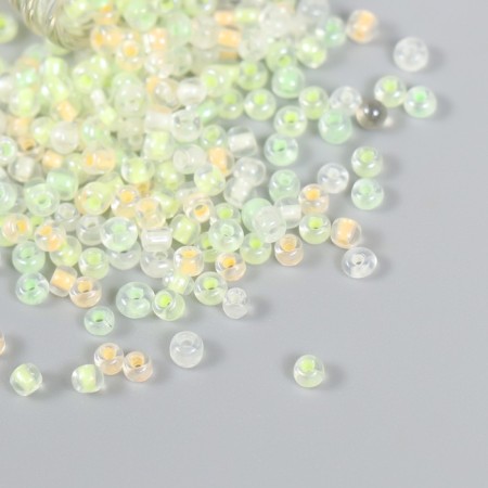 8/0 beads in the bottle "translucent with a centrality. Spring" shines under UV 20 g2x2 cm cm-2