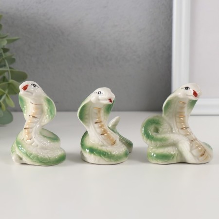 Souvenir Ceramics "Light green cobra" with gold set of 3 pcs 3.5x5.7x6.5 cm