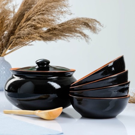 Set of dishes "Vyatka ceramics" 2.5l + 4x0.5l + spoon, black