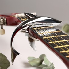 Capodastr for guitar Music Life Shark, silver