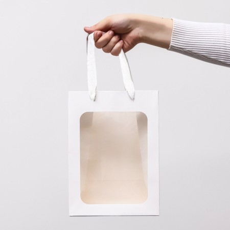 Gift package, with a window, 25 x 18 x 13 cm, white