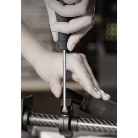 Cross screwdriver Deli, handle made of high -quality software plastic, PH2 x 150 mm-2