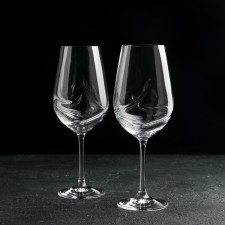A set of glasses for wine 