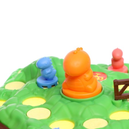 Board game walnut "dino", 2-4 players, 4+-2