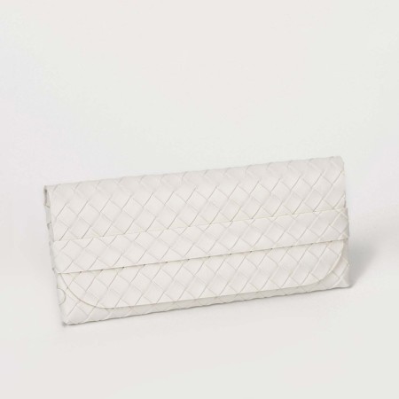 Strap of glasses on the strap, the color is white