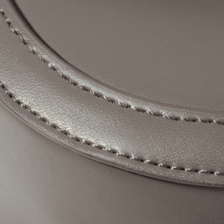 The threads are waxed, flat, 150d/16, 0.8 mm, 50 ± 2 m, the color is gray-3