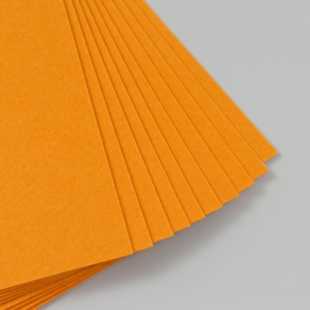 Hard felt 1 mm 20x30 cm ts.685 St.-1
