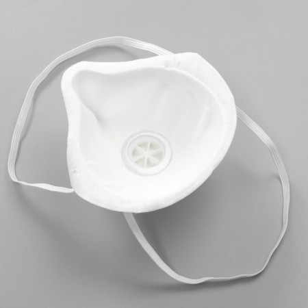 Half mask filtering molded with the source "Source" FFP1-3