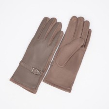 Gloves are female, dimensionless, without insulation, beige color