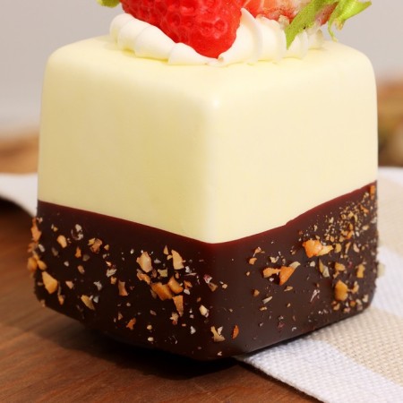 Flee - Magnet "Cake Magnifiko" strawberries, 5x5x9cm-3