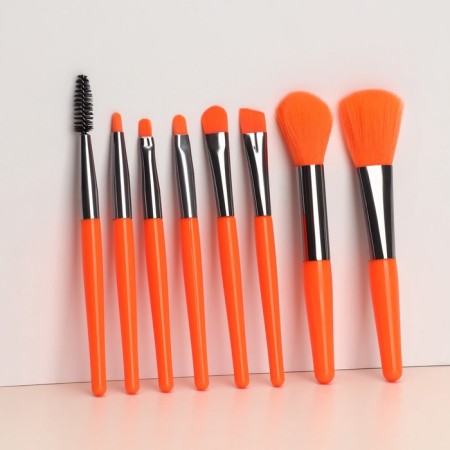 A set of makeup brothers "Bright", 8 objects, a cover, color mix-4