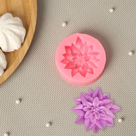 Mold Dolyana "Multi -leaf", silicone, 6.3 × 6.3 × 1.7 cm, color mix
