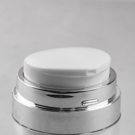 A bottle of storage with a dispenser of 30ml D5.4*5.4*7.6 cm Bel/silver dump-5