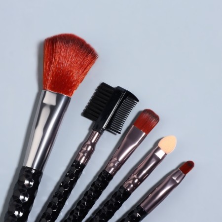 A set of makeup brushes, 5 objects, black color-6