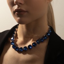 The necklace 