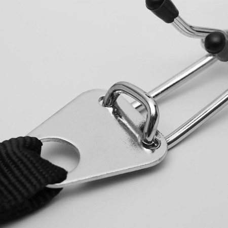 The collar is strict with metal fastx and protective caps, 63 cm, wire thickness 4-7