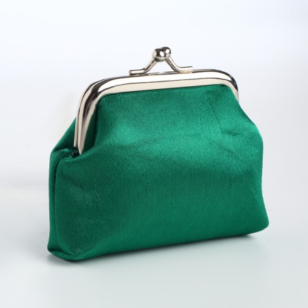 Women's wallet on the farmar, green color