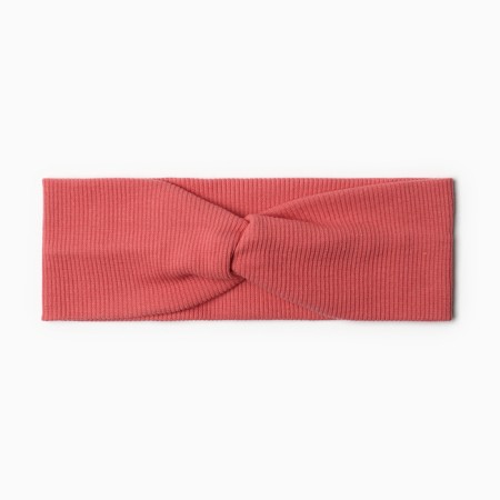 A bandage on the head of a baby I am a “bow”, central red. Rr. 46-48