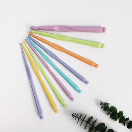 A set of hooks for knitting, d = 2.5-10 mm, 15 cm, 9 pcs, color colorful color-2