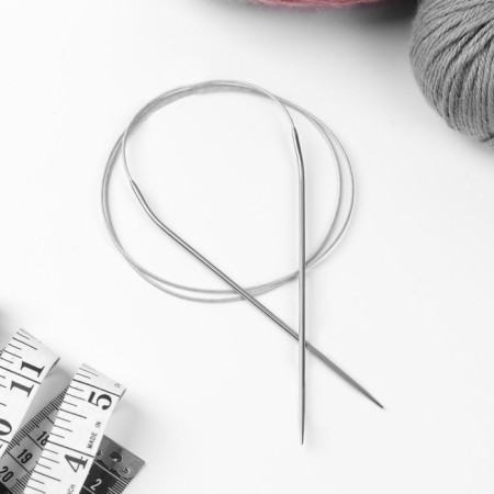 The knitting needles are circular, for knitting, with a metal cable, d = 2.5 mm, 14/100 cm-1