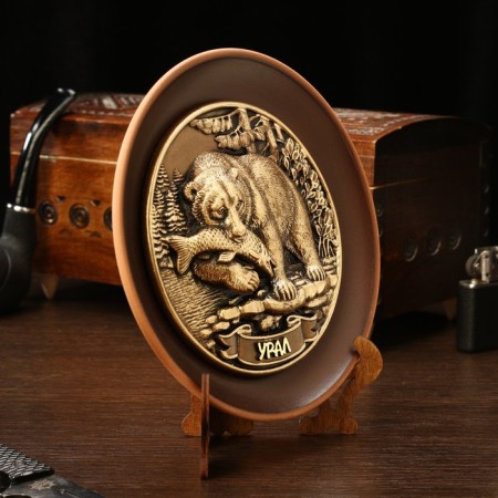 Souvenir plate "Bear with fish", ceramics, gypsum, d = 16 cm-1