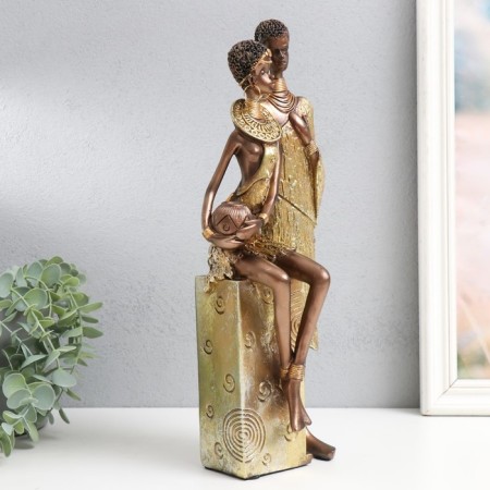 Souvenir Polystone "African couple" gold pattern - circles 14x11x36 cm-1