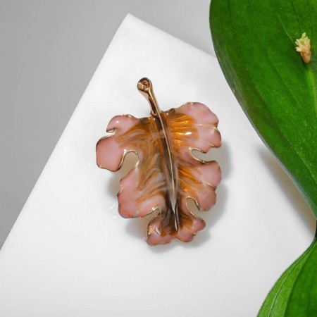 Brooch "Liszt" autumn, pink color in black gold