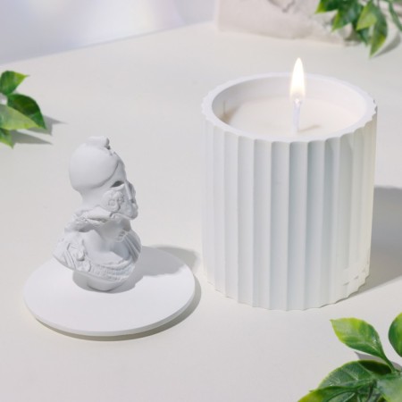 Candle in concrete Aromatic "God Ares", freshness and white tea, 13x7 cm, soy wax, 160 g-1