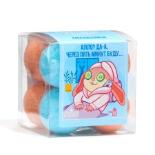 A set of bath bombs 