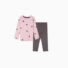 Costume: T -shirt with dl. Sleeve and leggings crumb I am 