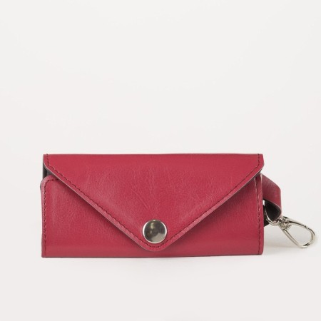 Key on the button, length 11 cm, 7 carbines, red color