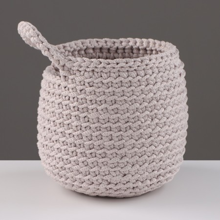 Suspended basket, polyester fiber