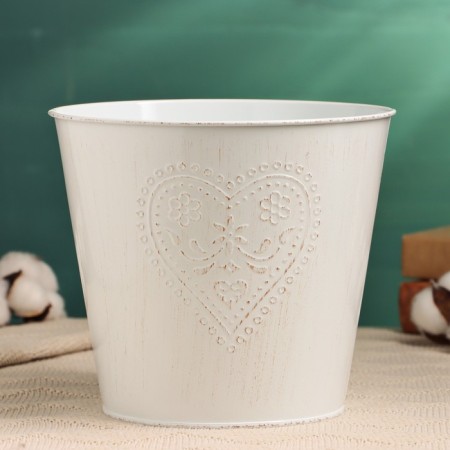 Kashpo "Bucket with heart" white with gilding, 18x18x15cm-1
