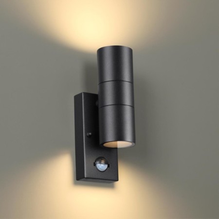 Faced wall lamp with an IP44 2x7W movement sensor