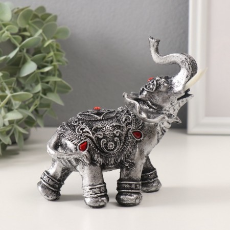 Polystone souvenir "Silver Elephant in Popone with Rubins" 13x7.5x15.5 cm