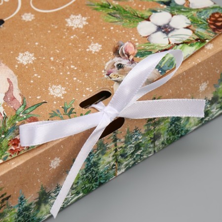 The box is a folding bilateral “Miracle will happen”, 20 x 18 x 5 cm, New Year-4