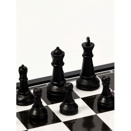 Chess 20 x 20 cm, King H-3.3 cm, d-2.5 cm, plastic board and figures-5