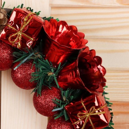 New Year's Wreath D-22 cm "Red balls, bells, gifts"-1