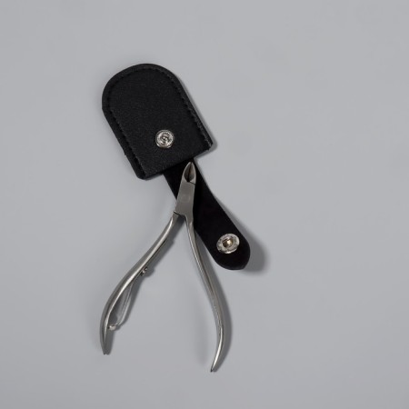 Case for storing manicure tools, on a button, 6.8 × 3.8 cm, black color-6