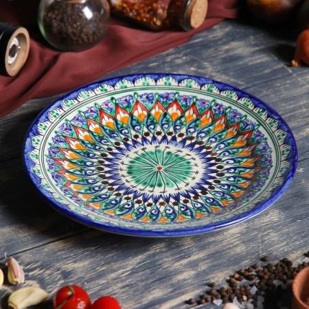 Plate of the Rishtan ceramics "Flowers", 22 cm, blue