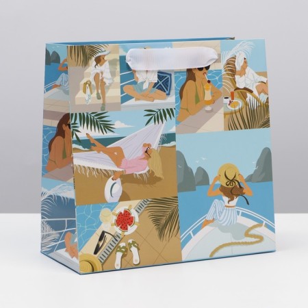 Gift Laminated Square, packaging, “cruise”, 22 x 22 x 11 cm