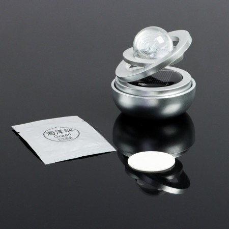 Assessoir on a panel with a flavor, gravitational rings, rotates from the sun, planet, silver