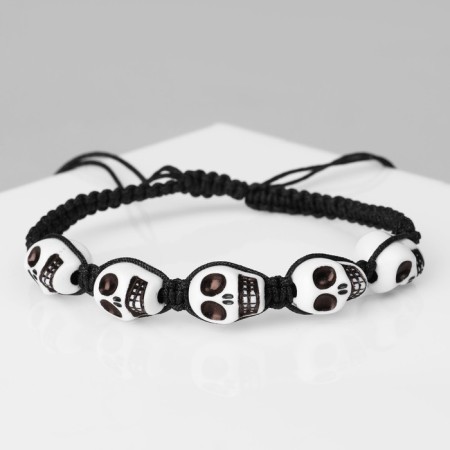 Skull bracelet cartoon, black and white color, d = 6 cm