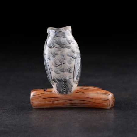 Souvenir "Owl on a log." 8 × 3.5 × 7.5 cm, selenite-3